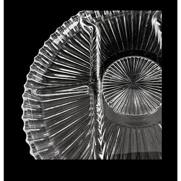 Relish Tray Clear Pressed Glass Ribbed 4 Section Serving Dish Round 10" Vintage - Picture 6 of 10